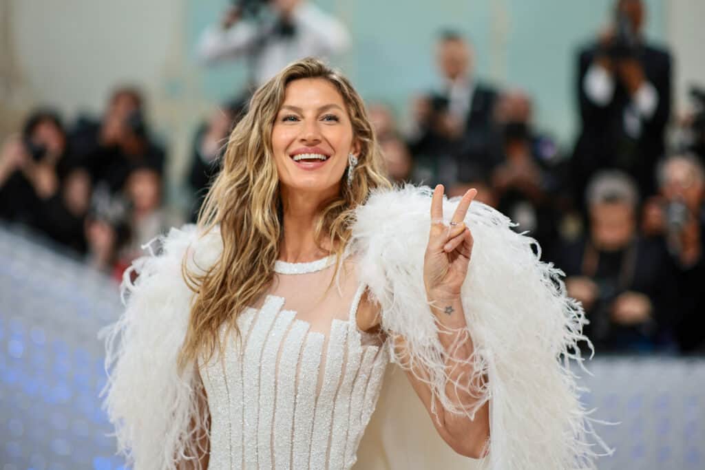 NEW YORK, NEW YORK - MAY 01: Gisele Bündchen attends The 2023 Met Gala Celebrating "Karl Lagerfeld: A Line Of Beauty" at The Metropolitan Museum of Art on May 01, 2023 in New York City.